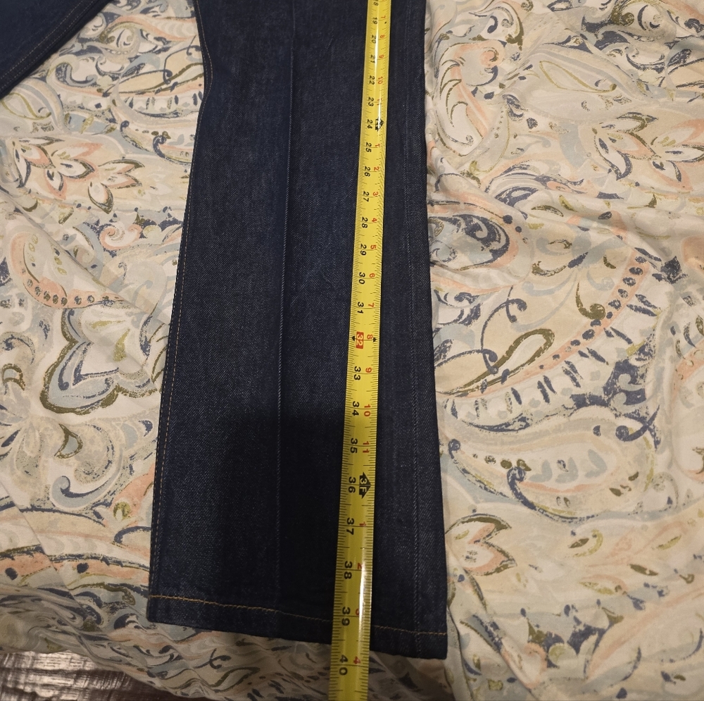 Levi's - Picture 7 of 8